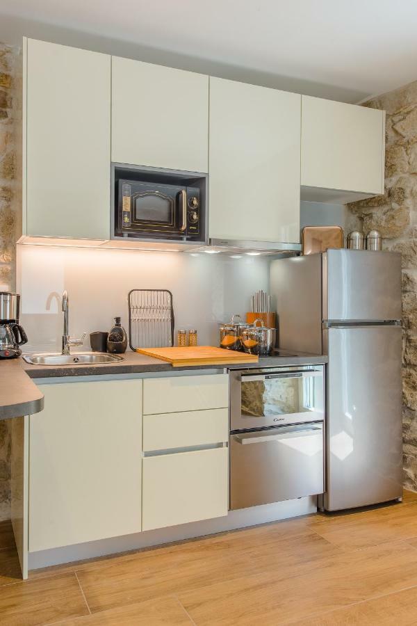 Luxury Apt Petra In 400 Year Old Stone House 4+2 Split Exterior photo