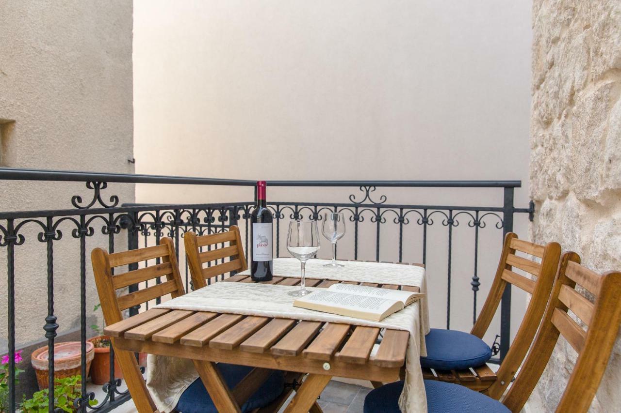 Luxury Apt Petra In 400 Year Old Stone House 4+2 Split Exterior photo